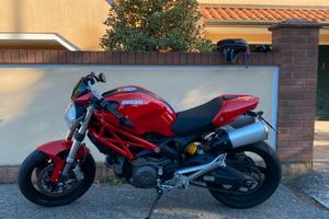 Ducati monster 696