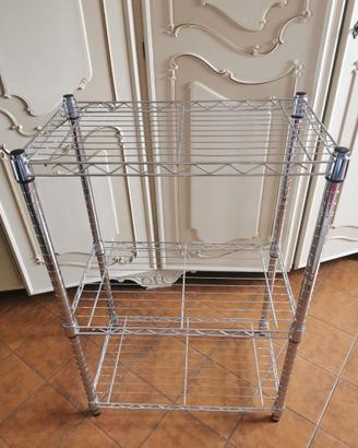 Piccolo scaffale in acciaio smontabile