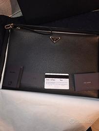 pochette uomo prada in pelle saffiano