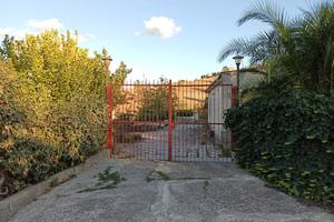Casa di campagna con terreno