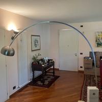 Lampada design con base in marmo