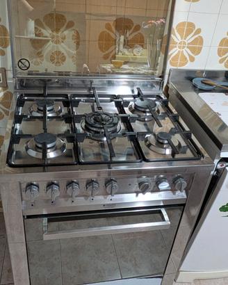 cucina a gas Hotpoint-Ariston 5 fuochi + forno