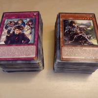 250+ carte Yu-Gi-Oh