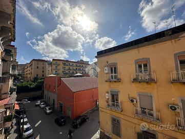 3 LOCALI A NAPOLI