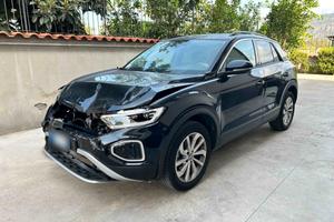 VW T-Roc 1.0 TSI 115CV - 2025 Incidentata