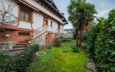 Villa singola con ampio giardino