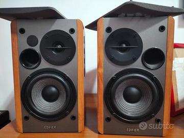Casse audio autoalimentate