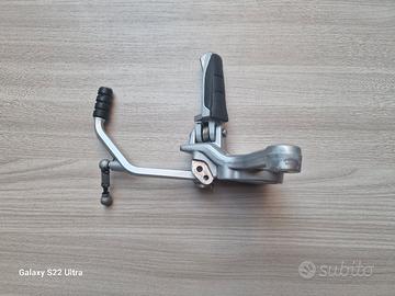 BMW R1150R Pedana anteriore destra con leva freno 