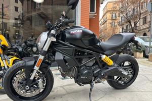 Ducati Monster 797 Dark