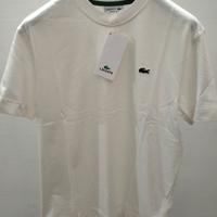T-Shirt Lacoste bianca varie taglie disponibili.