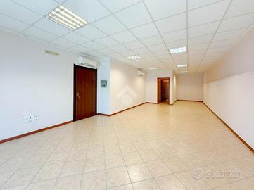UFFICIO A MANERBA DEL GARDA