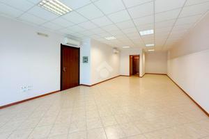 UFFICIO A MANERBA DEL GARDA