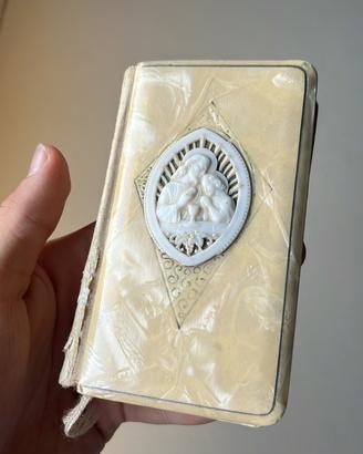Antico messale libricino preghiere madreperla
