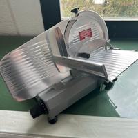 Affettatrice elettrica CAD