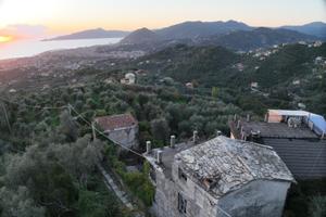 Cogorno (ge) - terreno con rustico vista mare