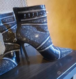 Stivaletti donna neri con borchie tacco 11 cm