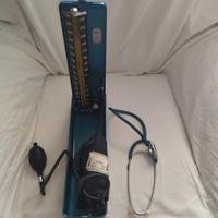 sphygmomanometer e fonendoscopio