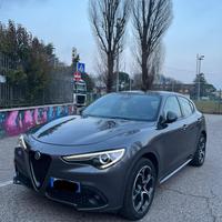 alfa stelvio Q4 modello VELOCE 2.2