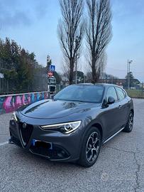 alfa stelvio Q4 modello VELOCE 2.2