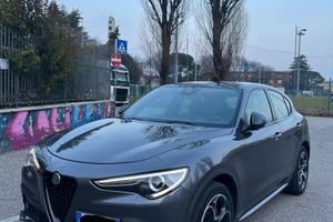 alfa stelvio Q4 modello VELOCE 2.2