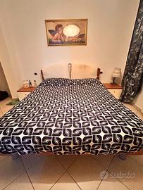 letto matrimoniale+ comodini+cassettone