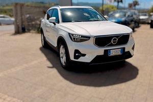 Volvo XC40 Mild Hybrid B3 163cv Crystal White 2025