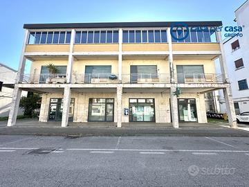 Palazzina in centro a Polesella con ampio Garage