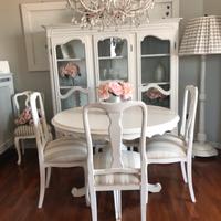 Tavolo rotondo stile shabby chic
