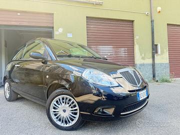 Lancia Ypsilon 1.3 MJT 75 CV Oro