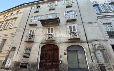 QUATTRO LOCALI AUTONOMO CON TAVERNA