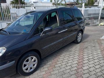 Peugeot 807 2.0 16V SR gpl