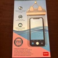 Waterproof smartphone pouch
