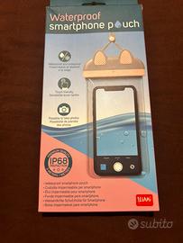 Waterproof smartphone pouch