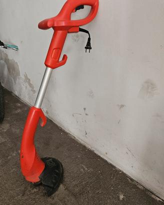 taglia bordi prato