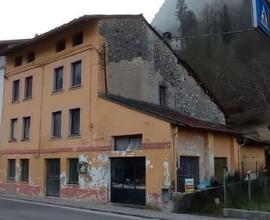 Edificio residenziale in Piazza liberta a Posina