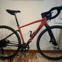 Bici Gravel Basso Tera Apex 11