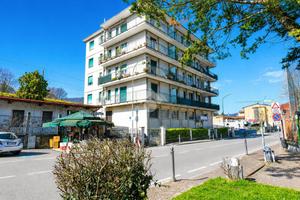 3 LOCALI A COMO