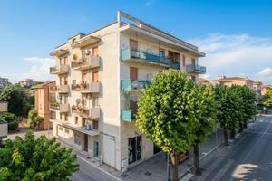 3 LOCALI A FRANCAVILLA AL MARE