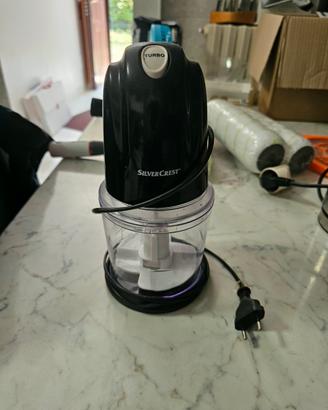Tritatutto elettrico SilverCrest con tasto Turbo