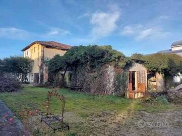 Immobile in asta di 254 m² con 3 locali a Loria