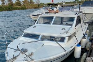 CORONET 24 CAB 7,30 m - 2 VOLVO PENTA 146 CV - 4 p