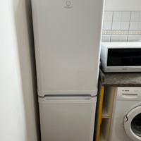 Frigorifero combinato Indesit NCAA-55