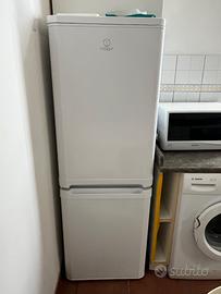 Frigorifero combinato Indesit NCAA-55