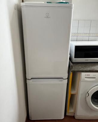 Frigorifero combinato Indesit NCAA-55