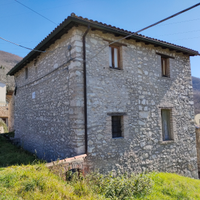 Casale antico parzialmente ristrutturato