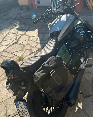 Moto guzzi v9 bobber centenario 2023
