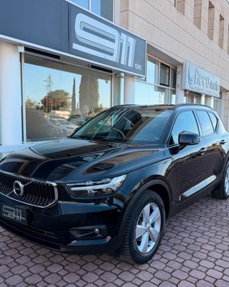 Volvo XC40 D3 Momentum Core
