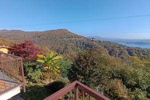 Trilocale vista lago