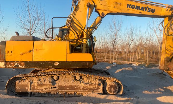 Komatsu 230