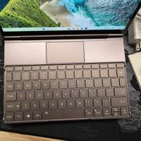 Mini pc Ryzen 7 8840U 32 GB di RAM